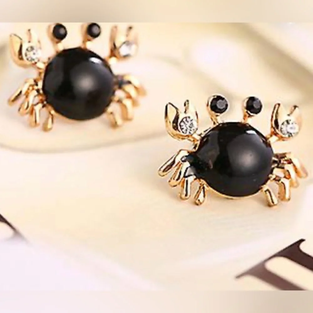 Verity Funky Black Crab Coastal Beach Shore Sand Crustacean Shellfish Ocean Stud